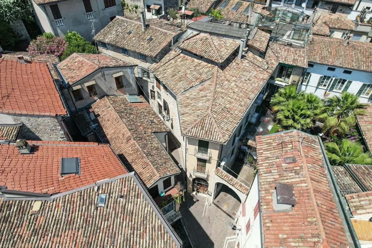 Castle Retreat- Lake And Attractions In 120Mt Apartment Desenzano del Garda Italy