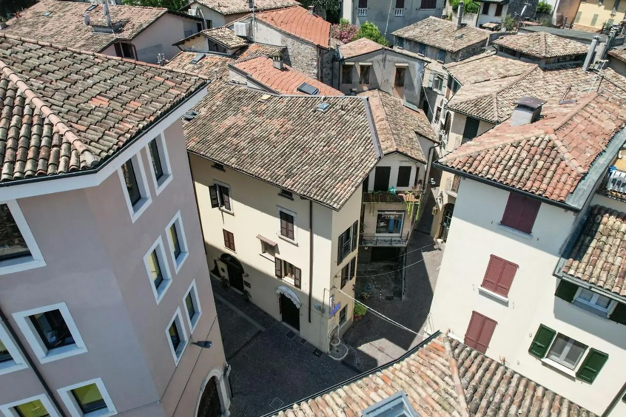 Castle Retreat- Lake And Attractions In 120Mt Apartment Desenzano del Garda