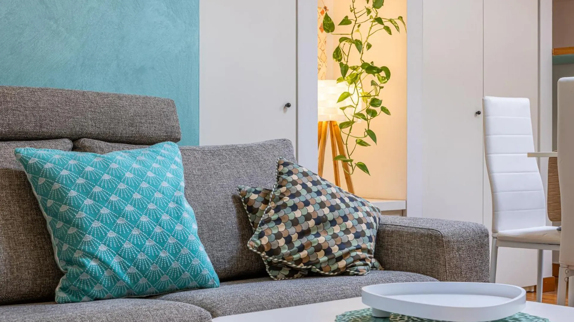 Castle Retreat- Lake And Attractions In 120Mt Apartment Desenzano del Garda 0*,