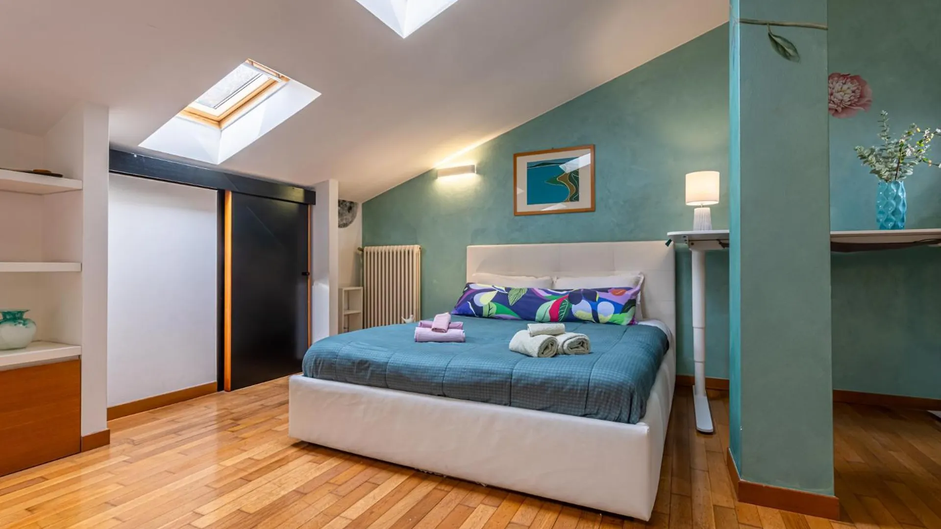 Castle Retreat- Lake And Attractions In 120Mt Apartment Desenzano del Garda