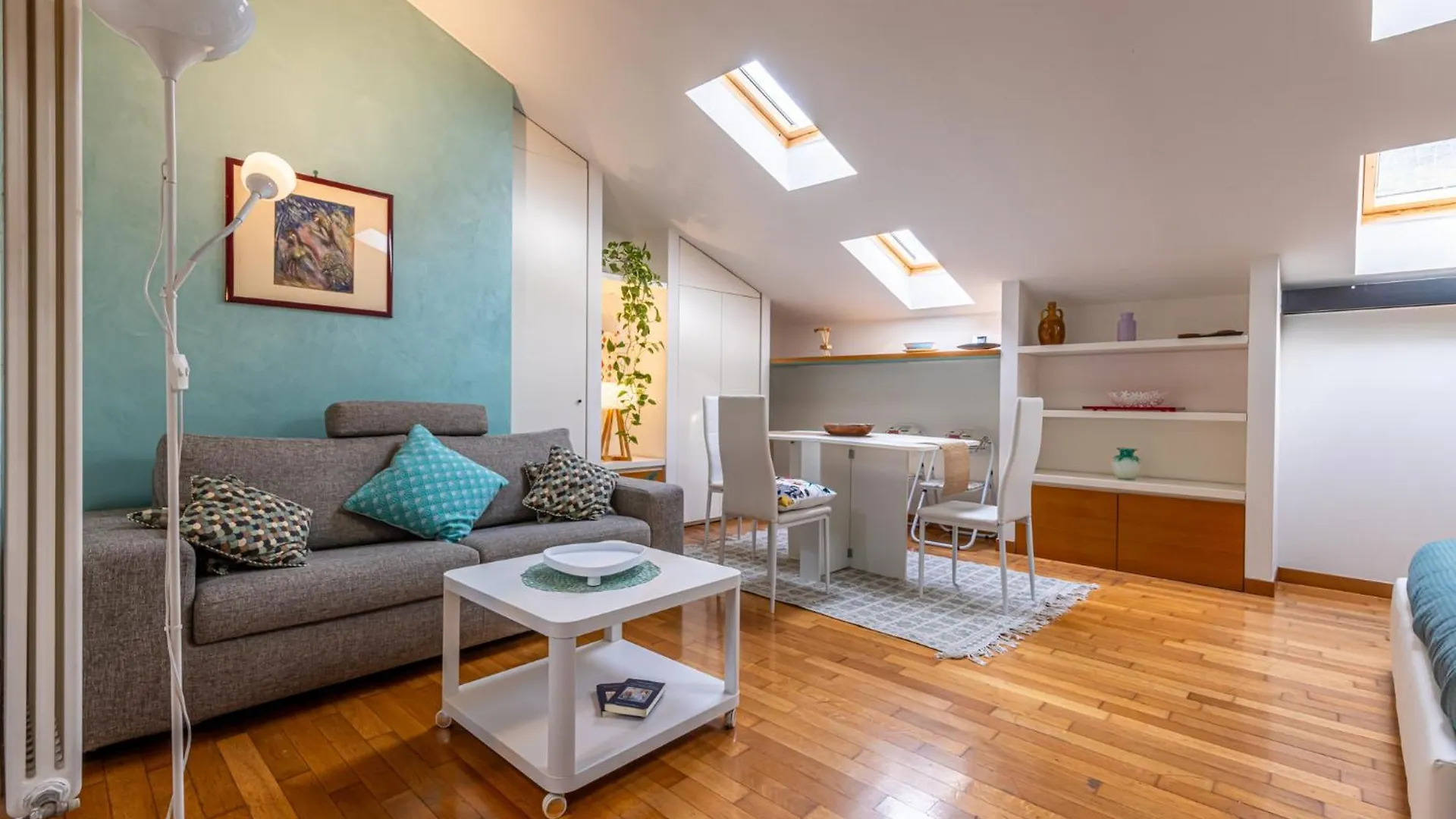 Castle Retreat- Lake And Attractions In 120Mt Apartment Desenzano del Garda Italy