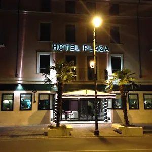 Plaza Дезенцано-дель-Гарда