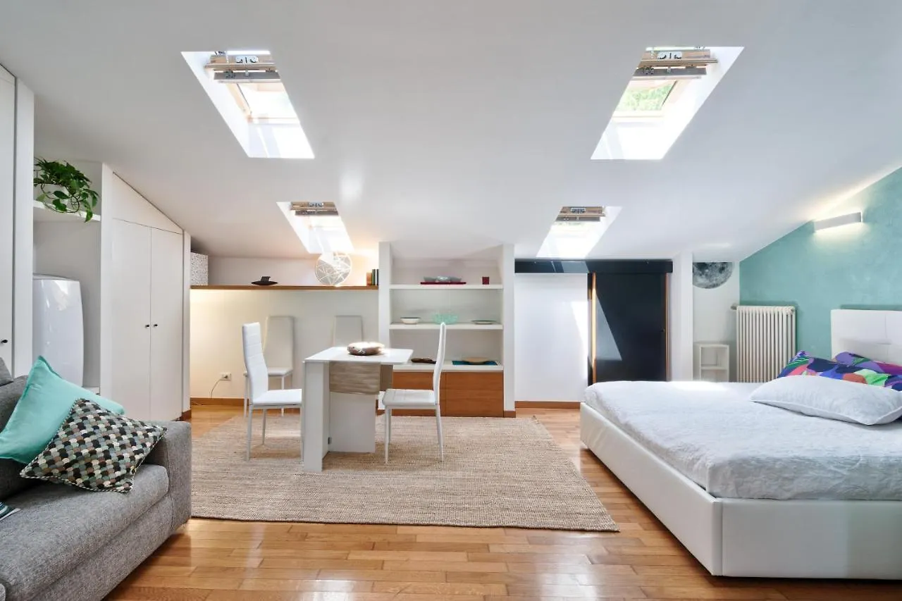 Castle Retreat- Lake And Attractions In 120Mt Apartment Desenzano del Garda