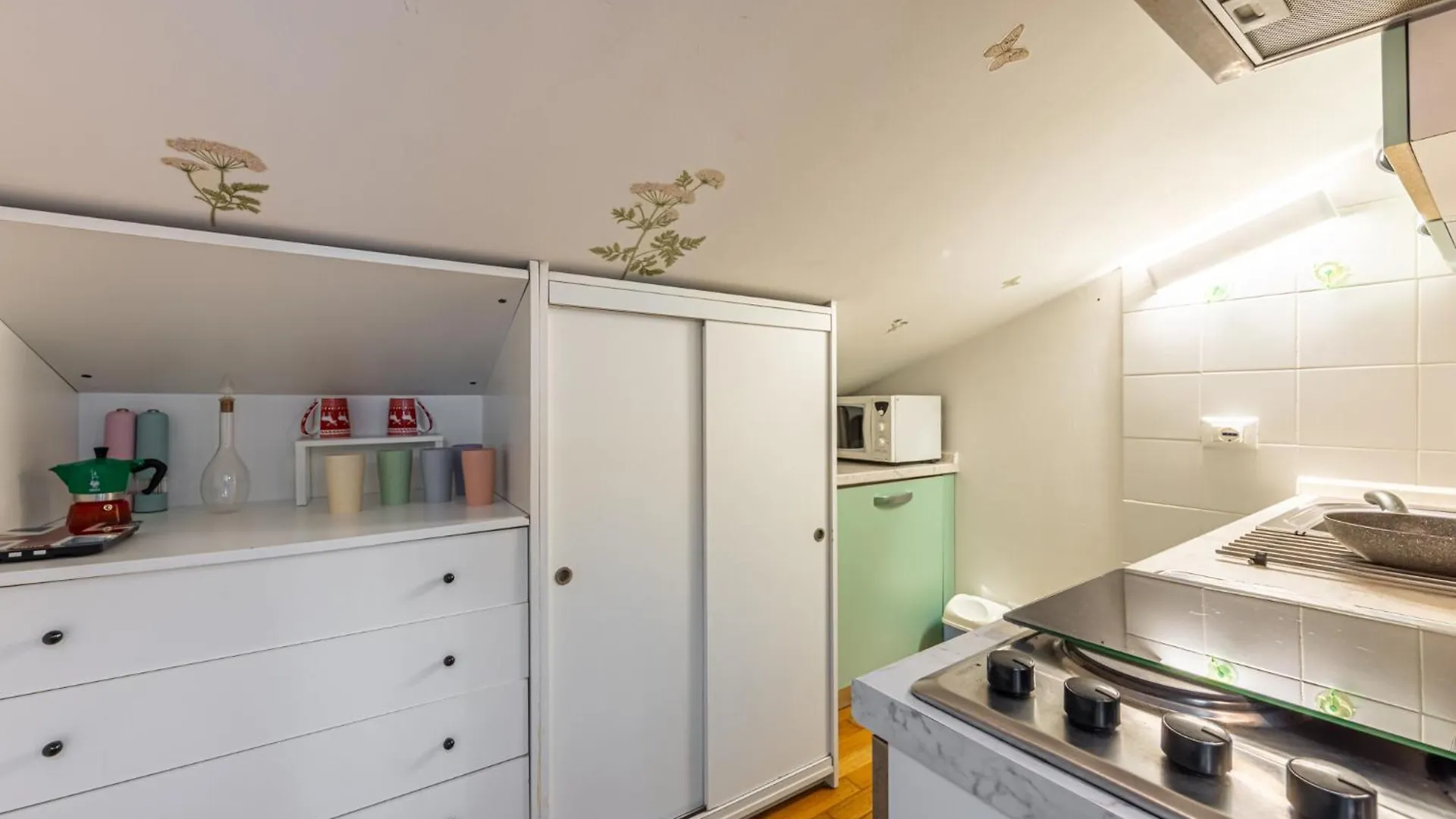 Castle Retreat- Lake And Attractions In 120Mt Apartment Desenzano del Garda